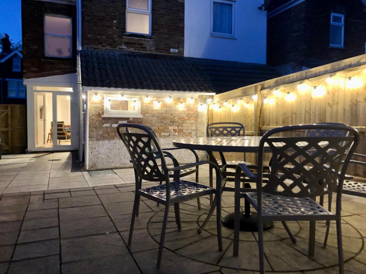 Willa House With Parking, Short Stroll To Quay, Shops And Restaurants Poole Zewnętrze zdjęcie