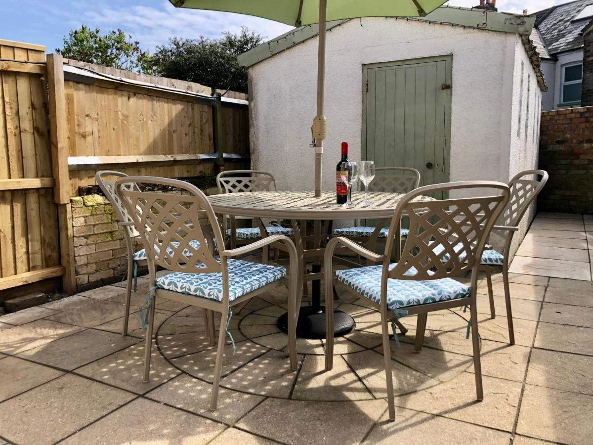 Willa House With Parking, Short Stroll To Quay, Shops And Restaurants Poole Zewnętrze zdjęcie